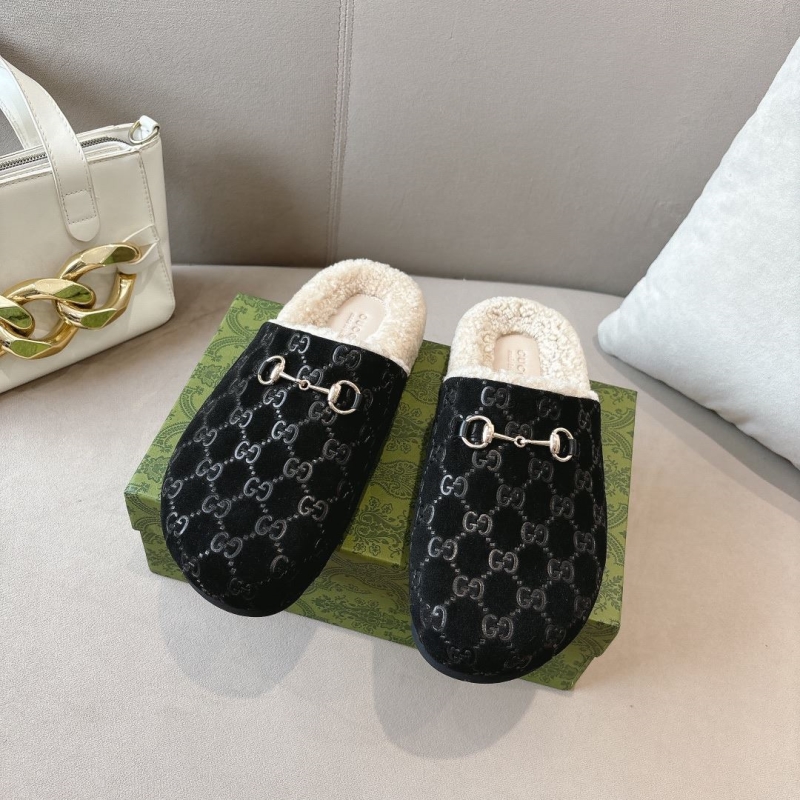 G*u*i slippers